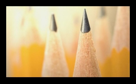 رؤى أثيرية: صياغة مشاهد تشبه الحلم باستخدام قلم الرصاص