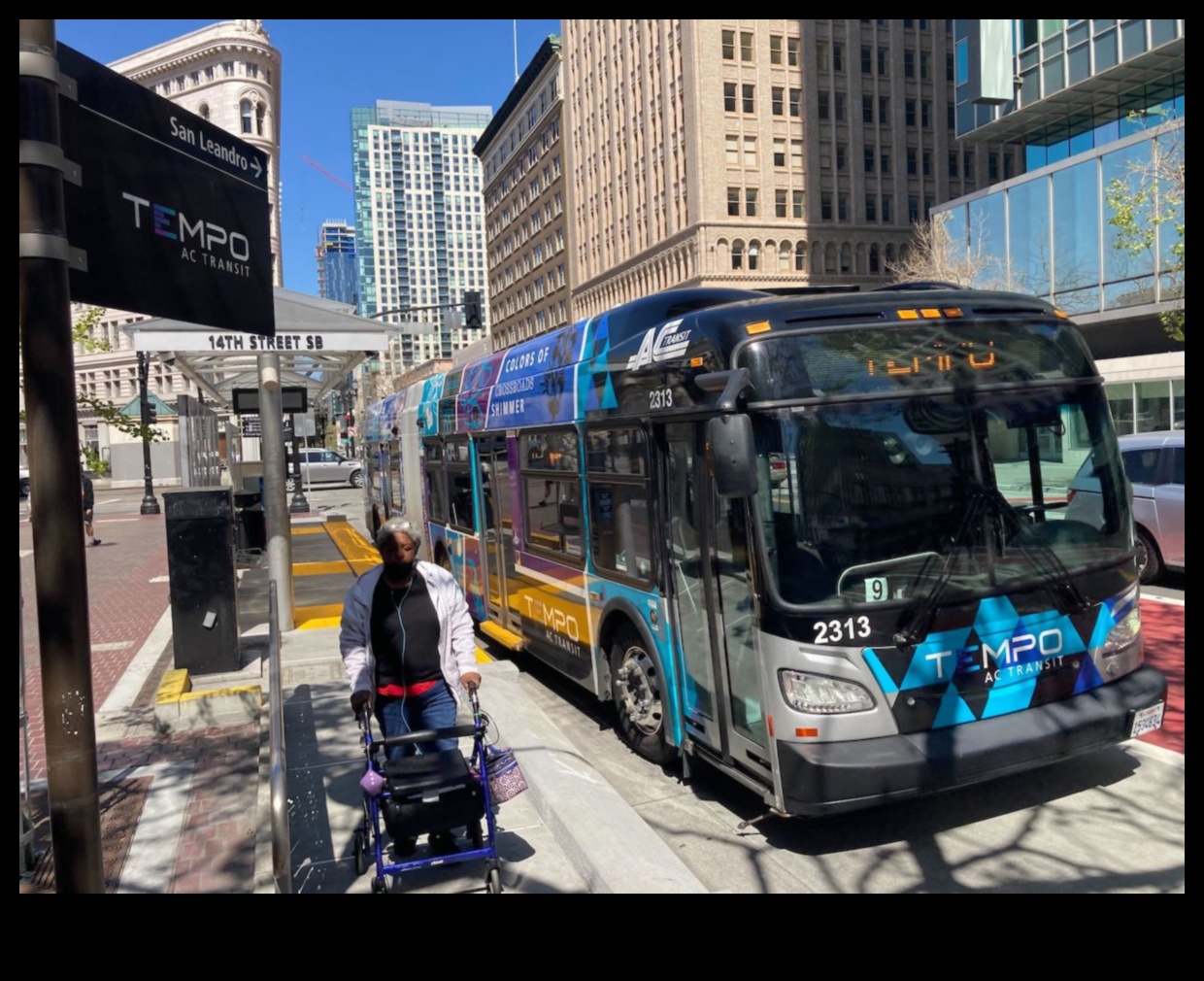 حكايات الحافلات: قصص من قلب النقل العام