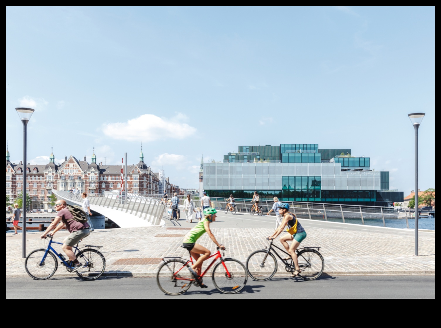 مستقبل ركوب الدراجات: الابتكارات التي تشكل مشهد ركوب الدراجات