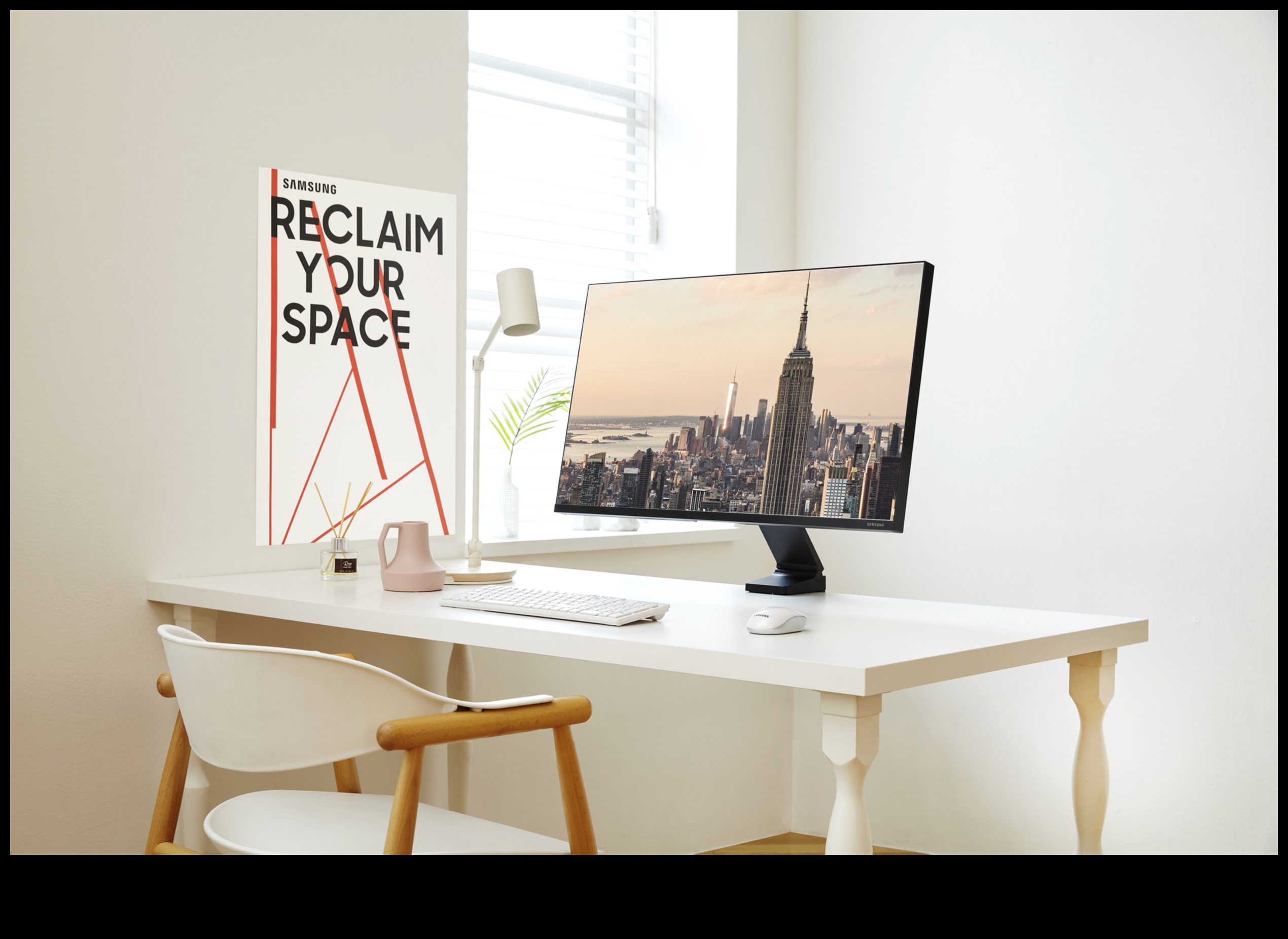 البساطة التقنية: شاشات أنيقة ذات تصميمات نظيفة للمساحات الحديثة