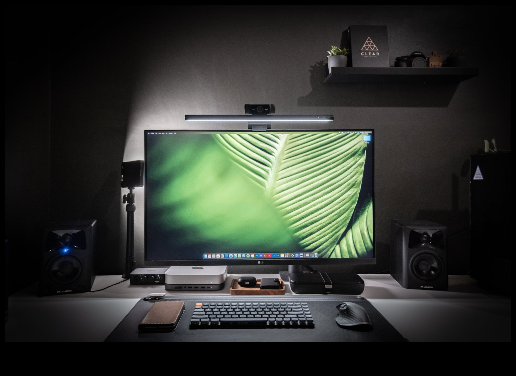 البساطة التقنية: شاشات أنيقة ذات تصميمات نظيفة للمساحات الحديثة